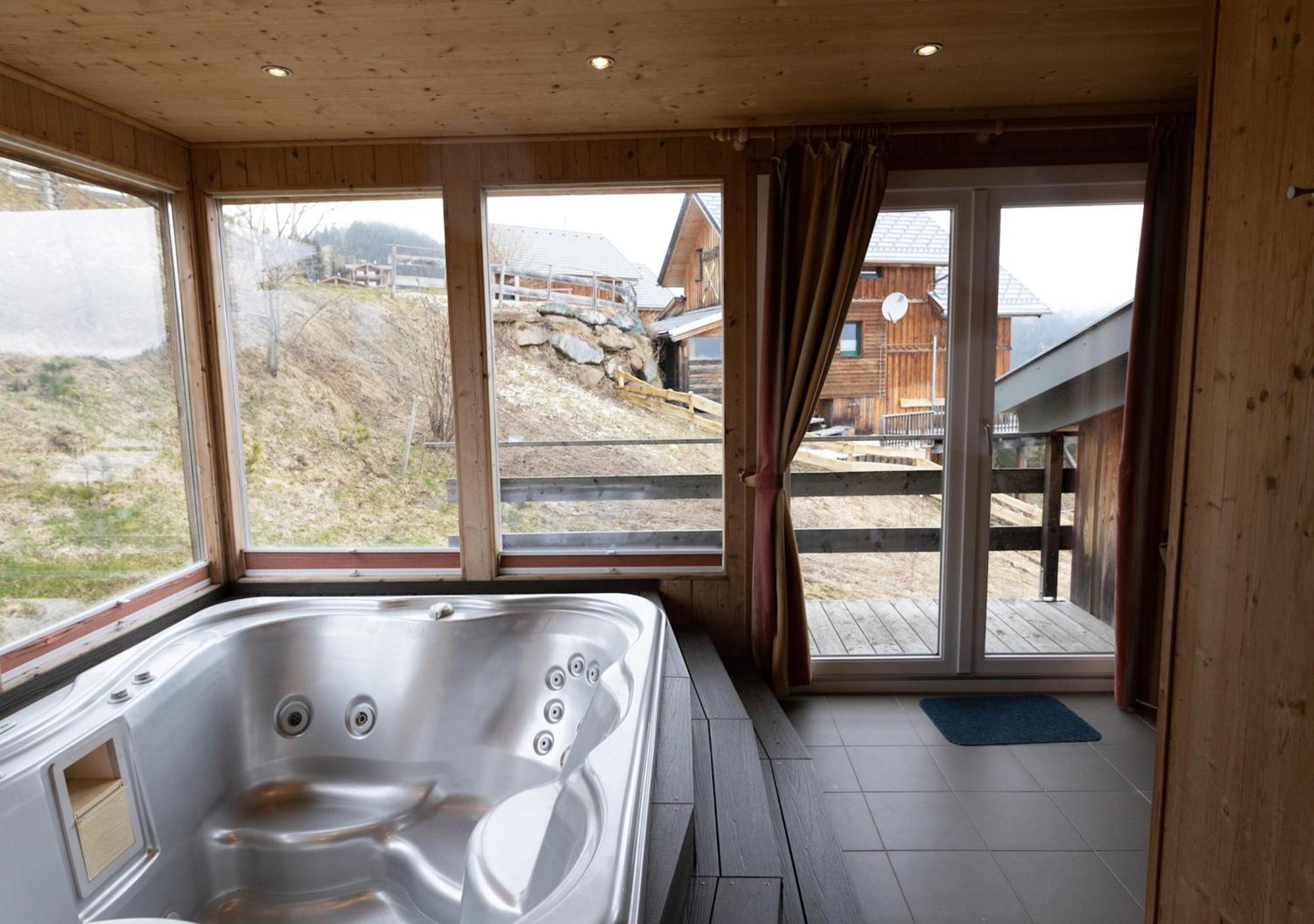 1A Chalet '4 Jahreszeiten' Ski Fahren Und Jacuzzi Mit Aussicht! Bad Sankt Leonhard im Lavanttal Exterior photo